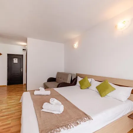 Solero 3* אפורי נורד